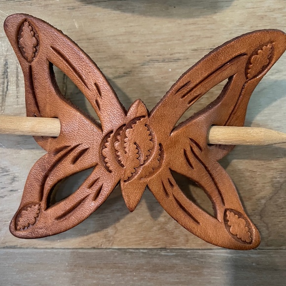 2-Piece Vintage Bun Holders - Picture 7 of 7